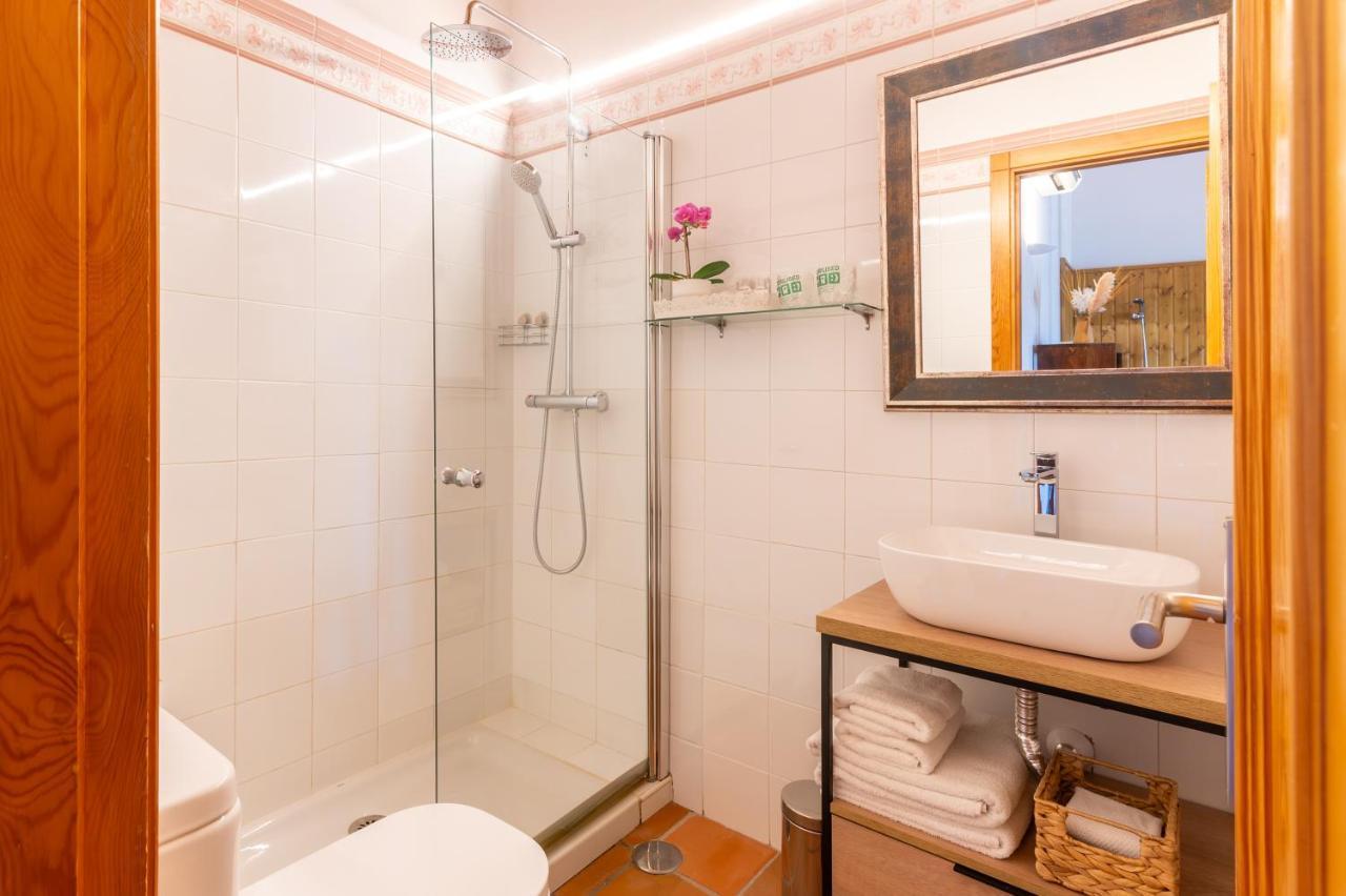 Hospederia El Arco Hotell Villavieja del Lozoya Exteriör bild