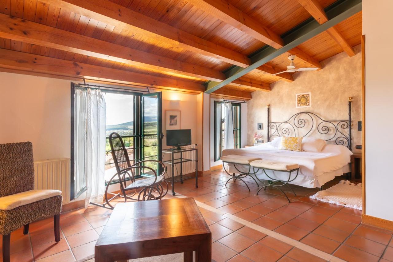 Hospederia El Arco Hotell Villavieja del Lozoya Exteriör bild