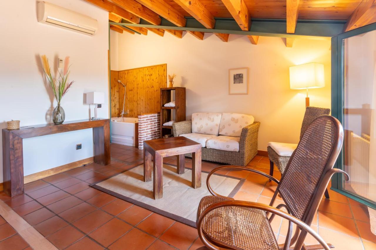Hospederia El Arco Hotell Villavieja del Lozoya Exteriör bild