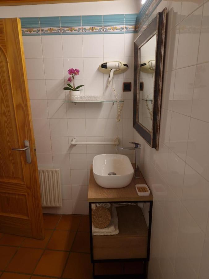 Hospederia El Arco Hotell Villavieja del Lozoya Exteriör bild