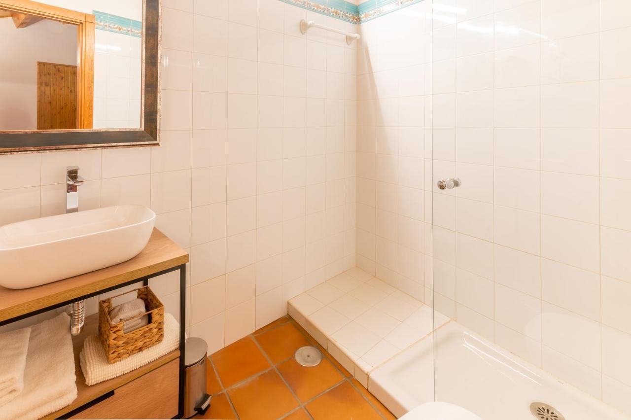 Hospederia El Arco Hotell Villavieja del Lozoya Exteriör bild